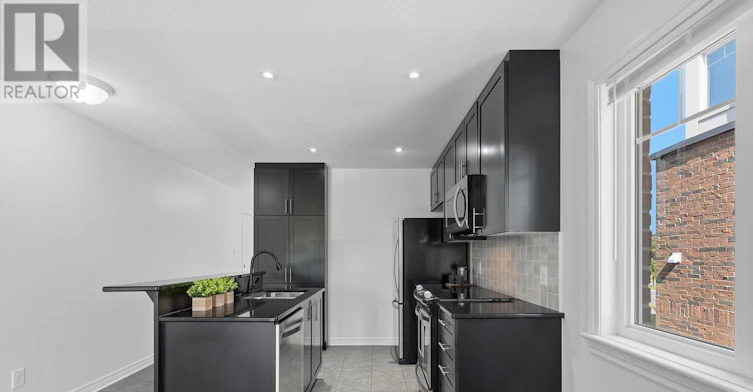 2563 Longfields Drive, Ottawa, ON, K2J 2L7 - 8