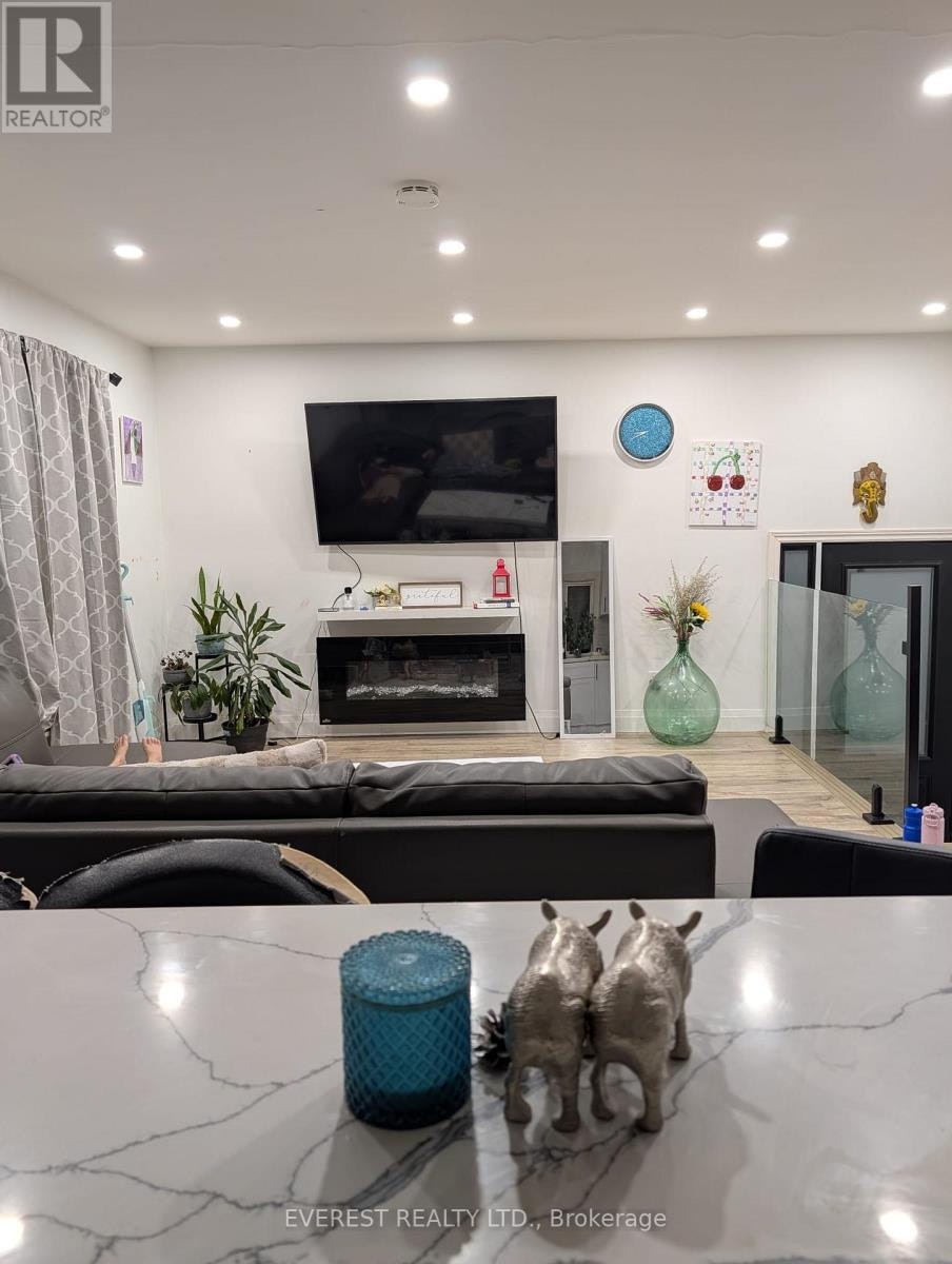 11 Kecala Road S, Toronto, ON, M1P 1K5 - 10