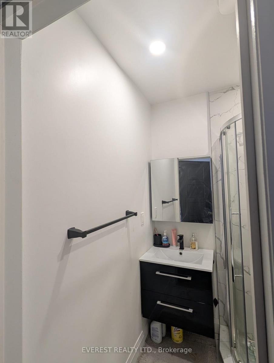 11 Kecala Road S, Toronto, ON, M1P 1K5 - 2