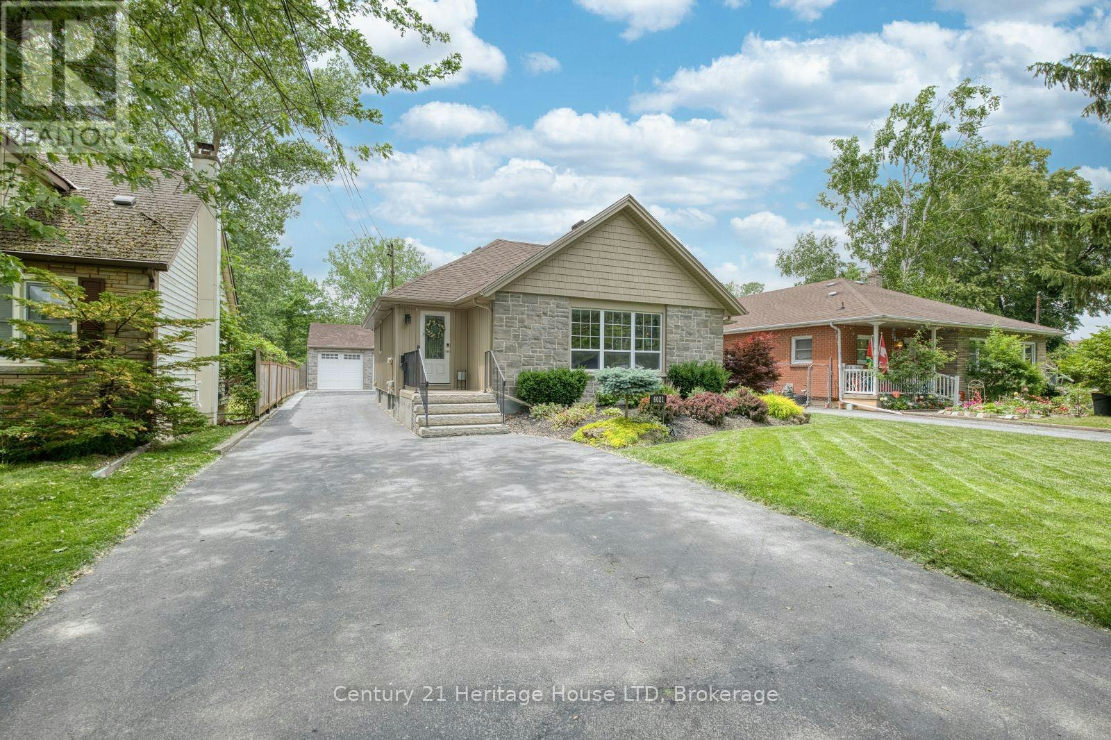 6021 Montrose Road, Niagara Falls, ON, L2H 1L4
