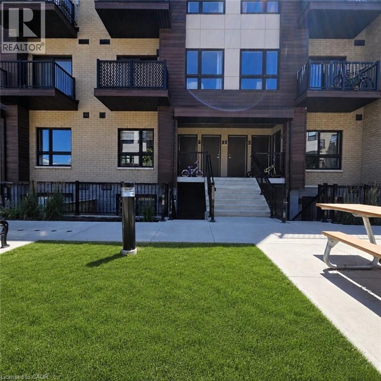 E9-20 Palace Place, Kitchener, ON, N2E 0J3 - 2