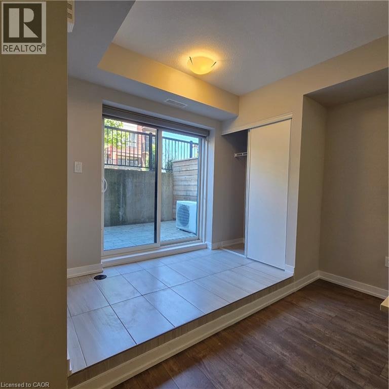 E9-20 Palace Place, Kitchener, ON, N2E 0J3 - 3