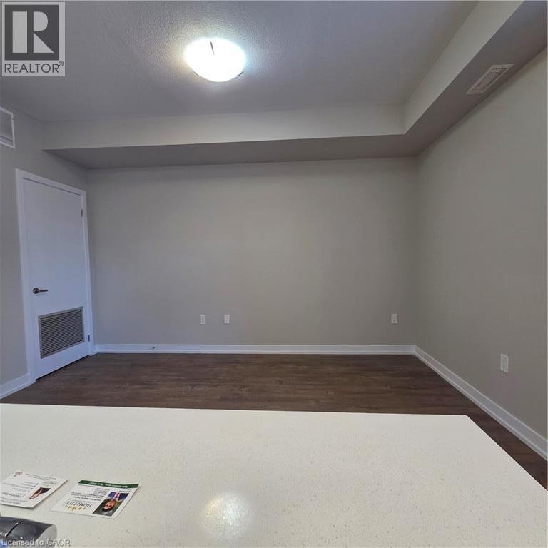 E9-20 Palace Place, Kitchener, ON, N2E 0J3 - 9