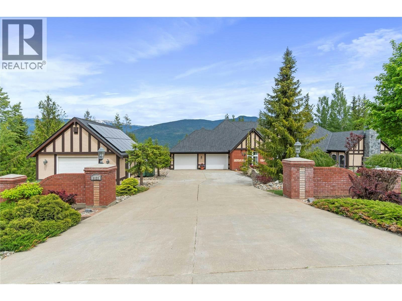 5121 Ivy Road, Eagle Bay, BC, V0E 1T0