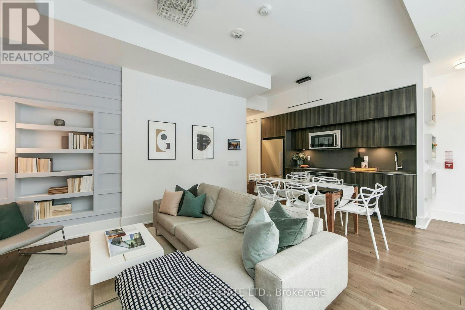 TH112-80 Vanauley Street, Toronto, ON, M5T 0C9