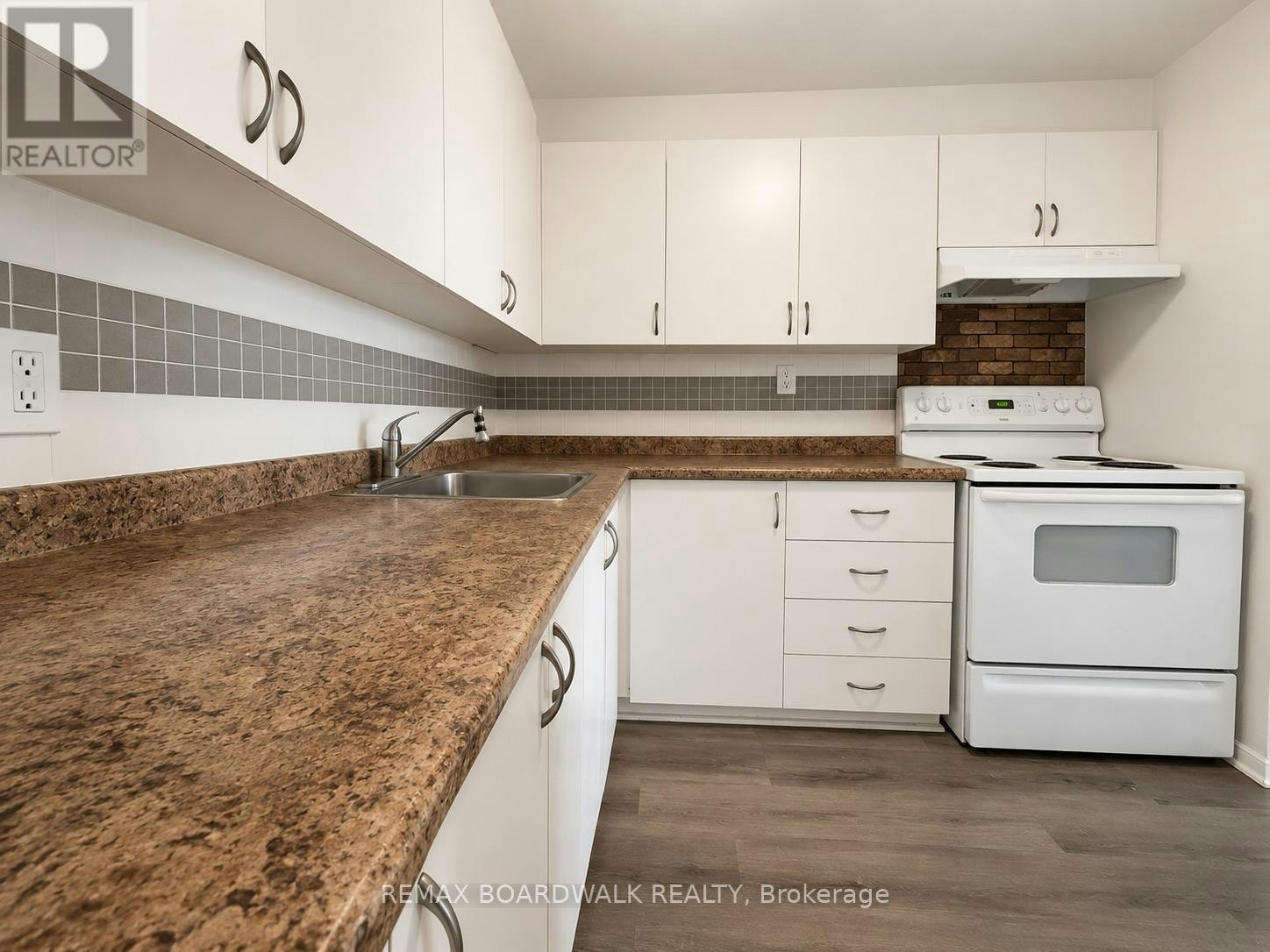 1103-1440 Heron Road, Ottawa, ON, K1V 0X2 - 11