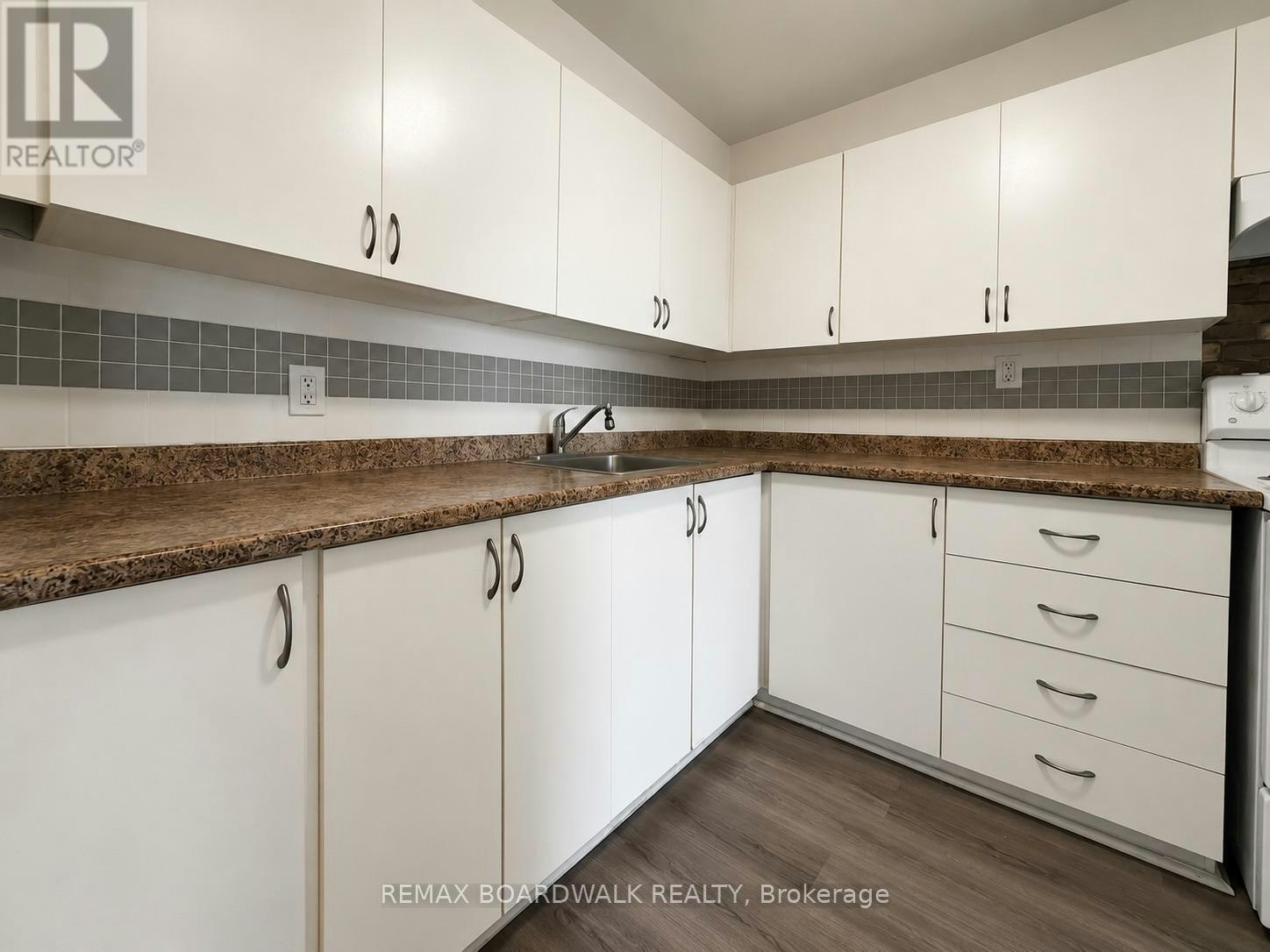 1103-1440 Heron Road, Ottawa, ON, K1V 0X2 - 9