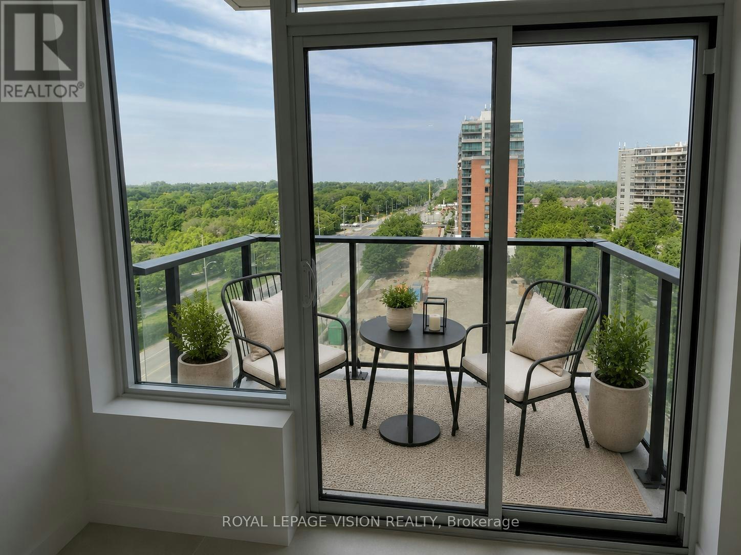 911-4010 Eglinton Avenue W, Toronto, ON, M9A 0G5 - 3