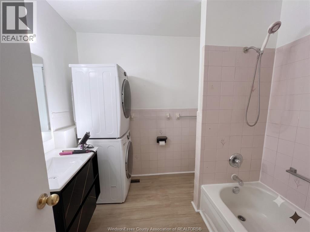 4071 Churchill Upper Drive, Windsor, ON, N9G 2E6 - 5