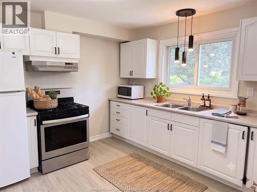 4071 Churchill Upper Drive, Windsor, ON, N9G 2E6 - 2