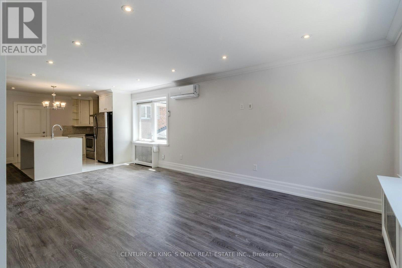 301 UPPER-301 Cleveland Street, Toronto, ON, M4S 2W7 - 2