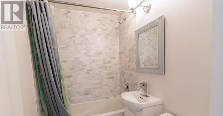 301 UPPER-301 Cleveland Street, Toronto, ON, M4S 2W7 - 14
