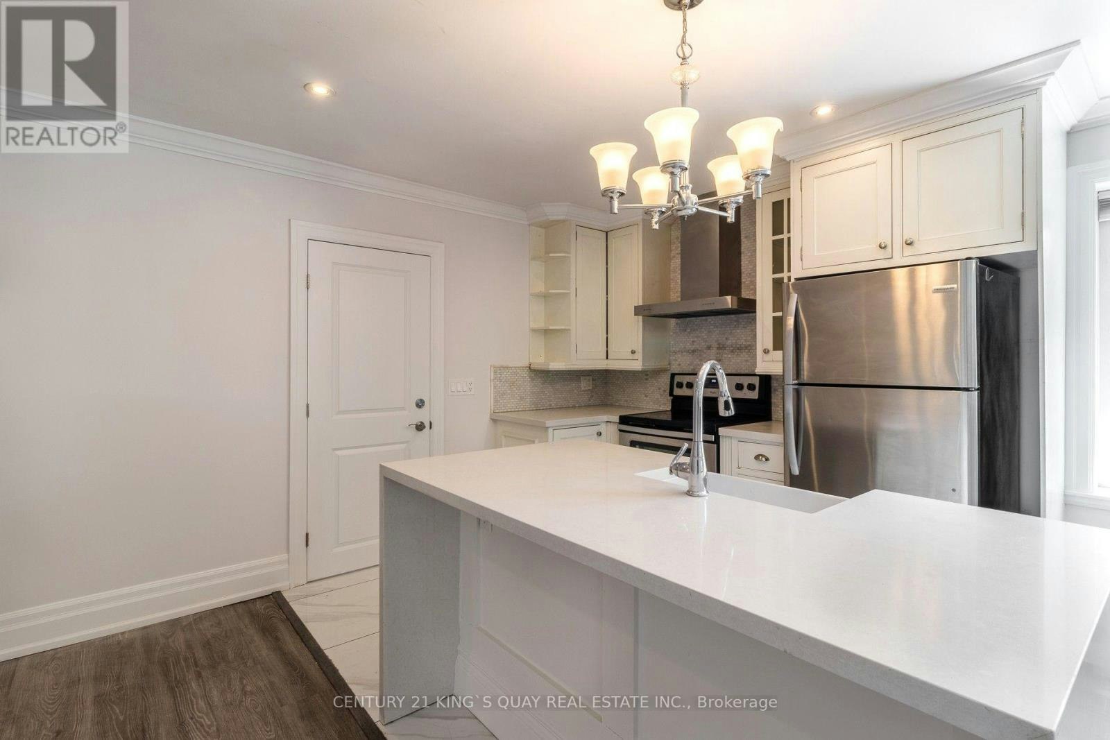 301 UPPER-301 Cleveland Street, Toronto, ON, M4S 2W7 - 7