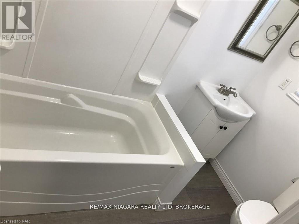 MAIN FLOOR-3 Greenlaw Place, St. Catharines, ON, L2R 4S5 - 7
