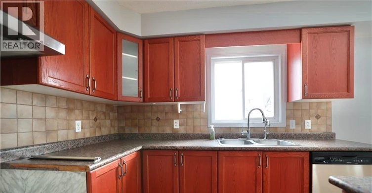 110 Iron Gate Street, Kitchener, ON, N2N 3R6 - 6