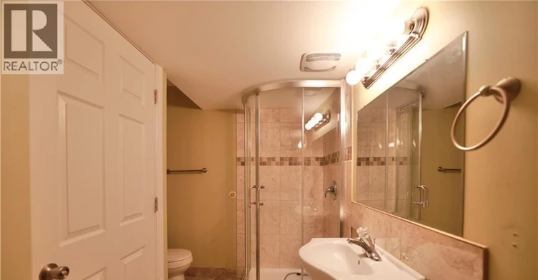 110 Iron Gate Street, Kitchener, ON, N2N 3R6 - 17