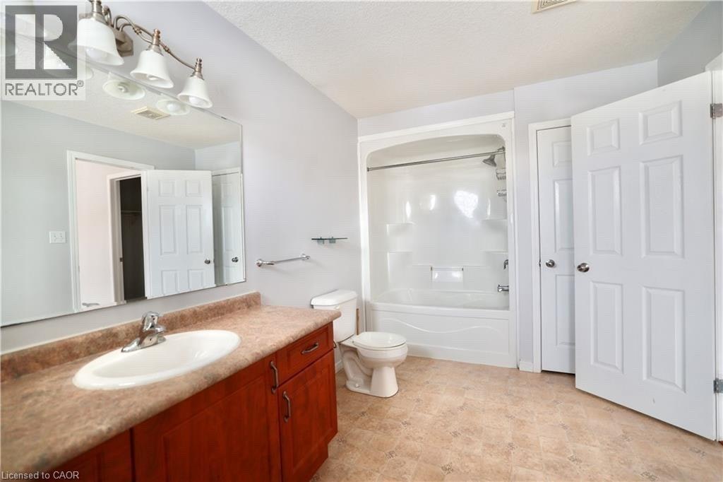 110 Iron Gate Street, Kitchener, ON, N2N 3R6 - 9