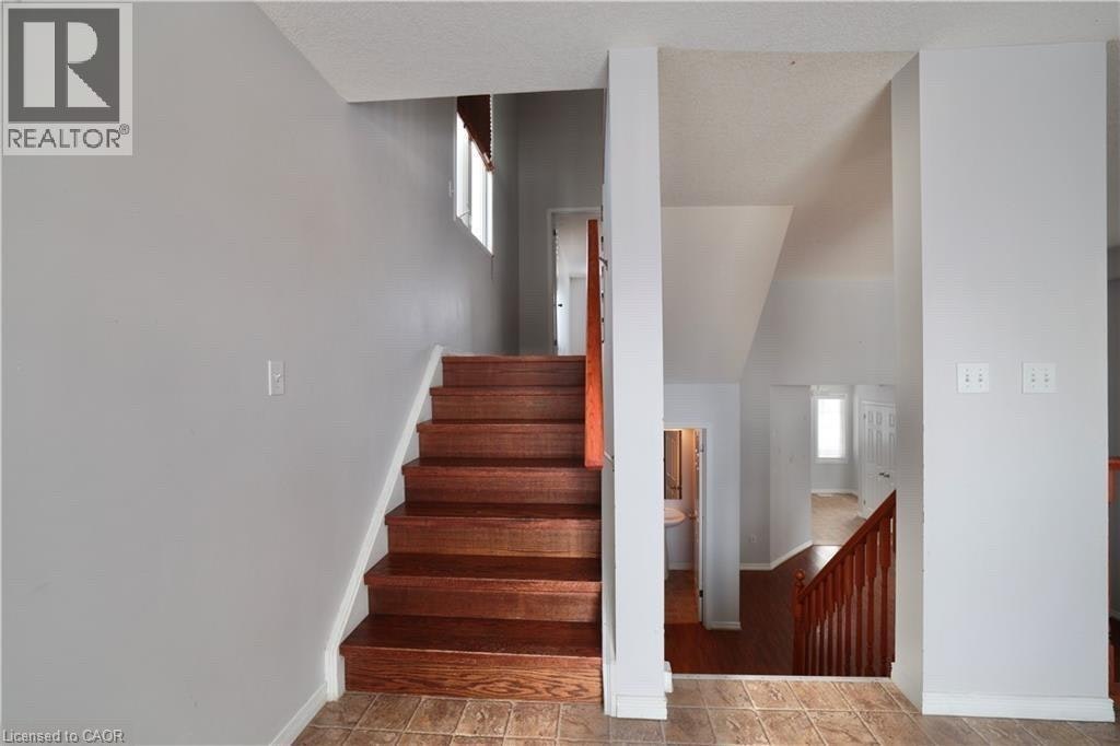 110 Iron Gate Street, Kitchener, ON, N2N 3R6 - 7
