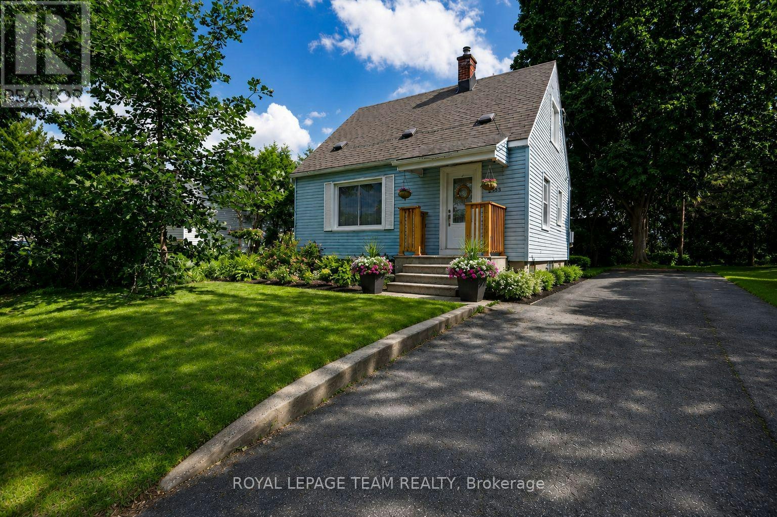 283 Anna Avenue, Ottawa, ON, K1Z 7V5