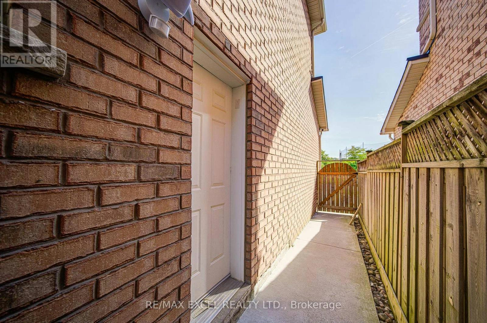 BSMT-392 Elson Street, Markham, ON, L3S 4R9 - 2