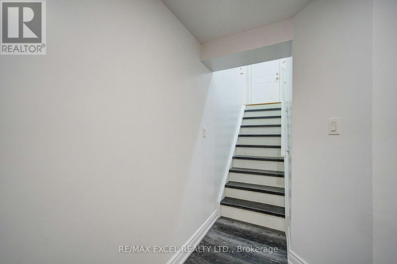 BSMT-392 Elson Street, Markham, ON, L3S 4R9 - 3
