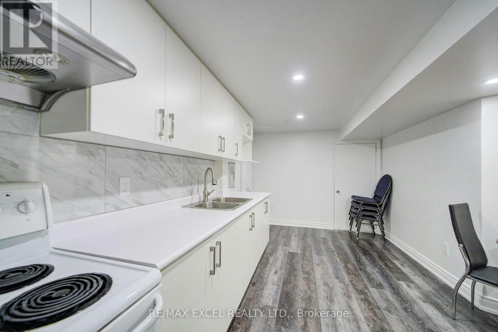 BSMT-392 Elson Street, Markham, ON, L3S 4R9 - 11