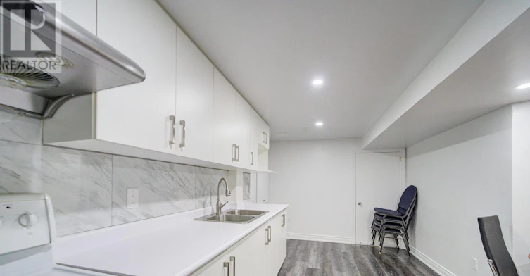 BSMT-392 Elson Street, Markham, ON, L3S 4R9 - 11