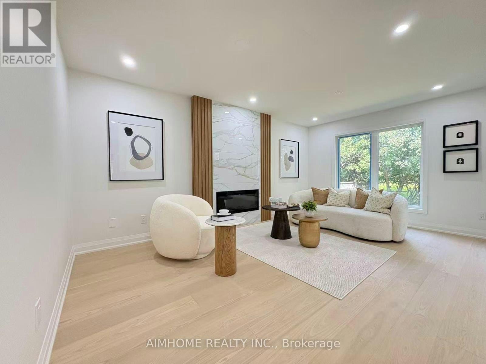108 Berwick Crescent, Richmond Hill, ON, L4C 0B7