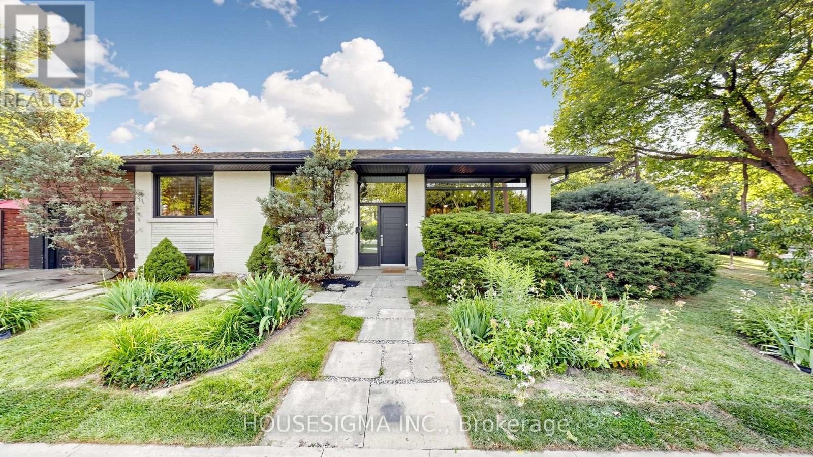 6 Koos Road, Toronto, ON, M9C 1W3