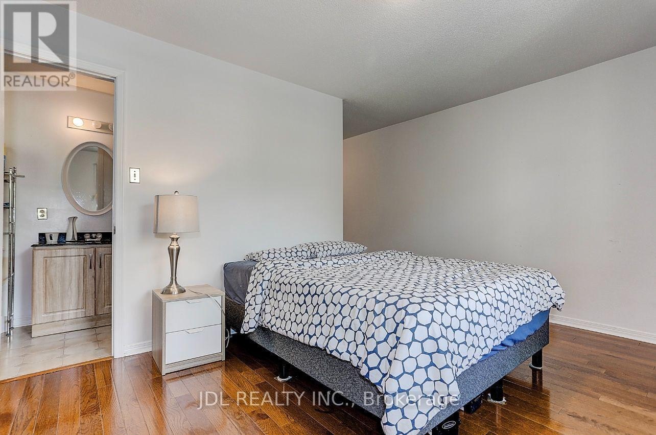 A-101 Summerdale Dr Drive, Markham, ON, L3T 6W3 - 2
