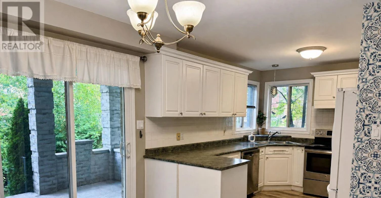 890 Guildwood Boulevard, London, ON, N6H 5S9 - 9
