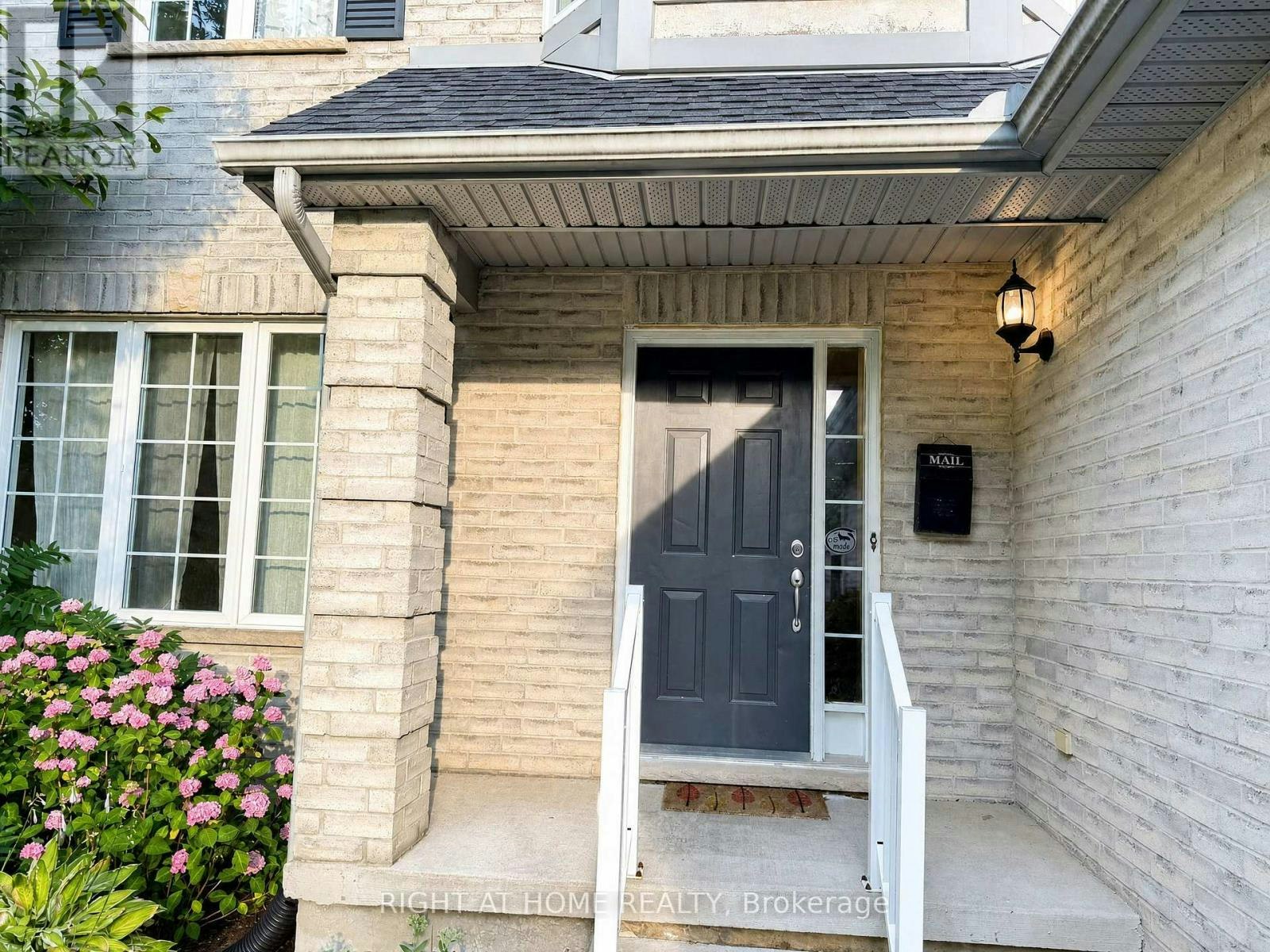 890 Guildwood Boulevard, London, ON, N6H 5S9 - 2