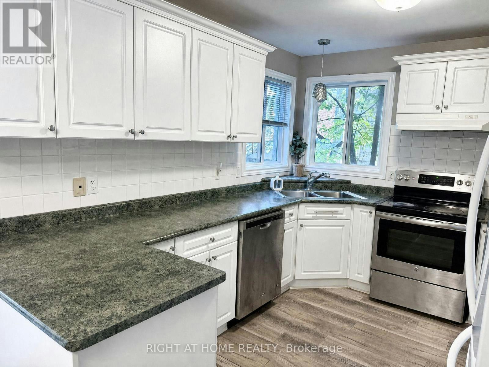890 Guildwood Boulevard, London, ON, N6H 5S9 - 10