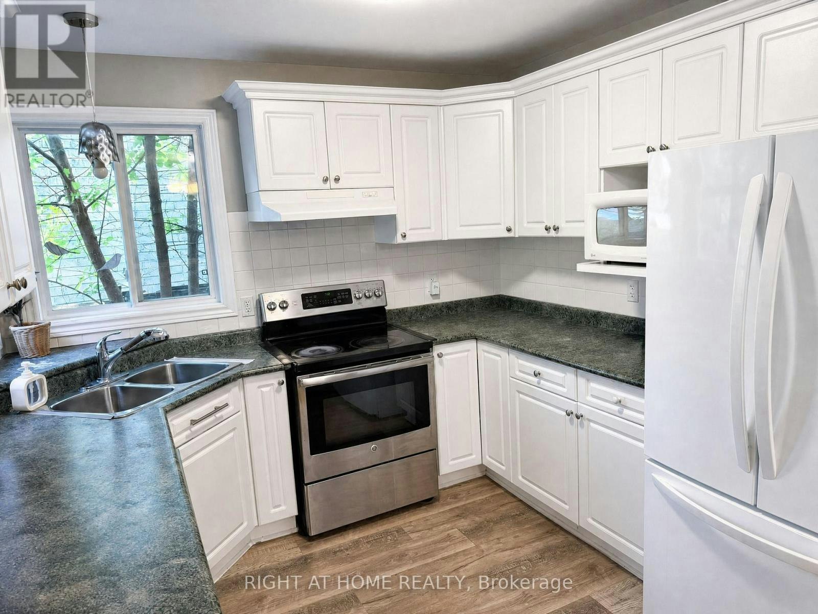 890 Guildwood Boulevard, London, ON, N6H 5S9 - 11
