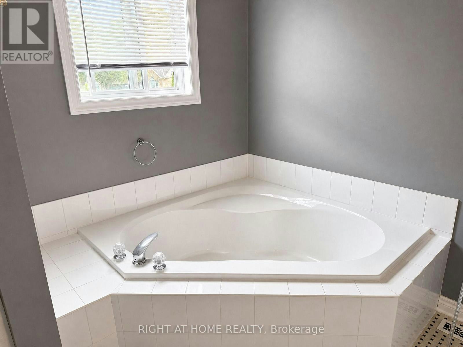 890 Guildwood Boulevard, London, ON, N6H 5S9 - 21