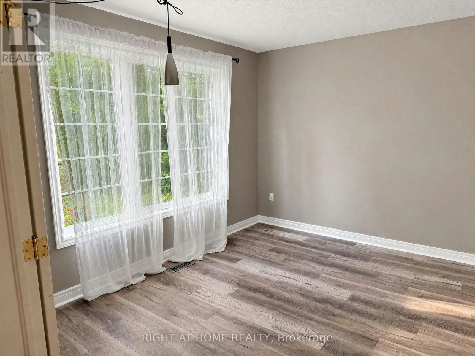 890 Guildwood Boulevard, London, ON, N6H 5S9 - 3