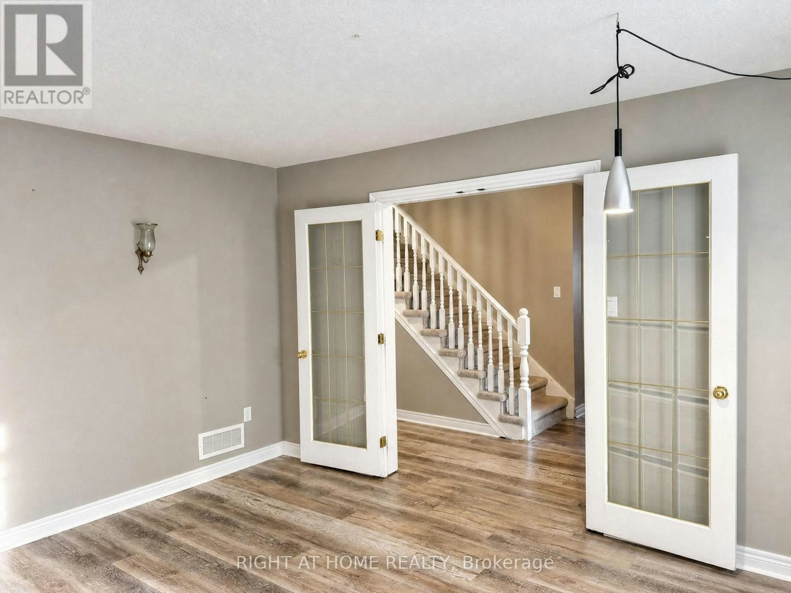 890 Guildwood Boulevard, London, ON, N6H 5S9 - 5