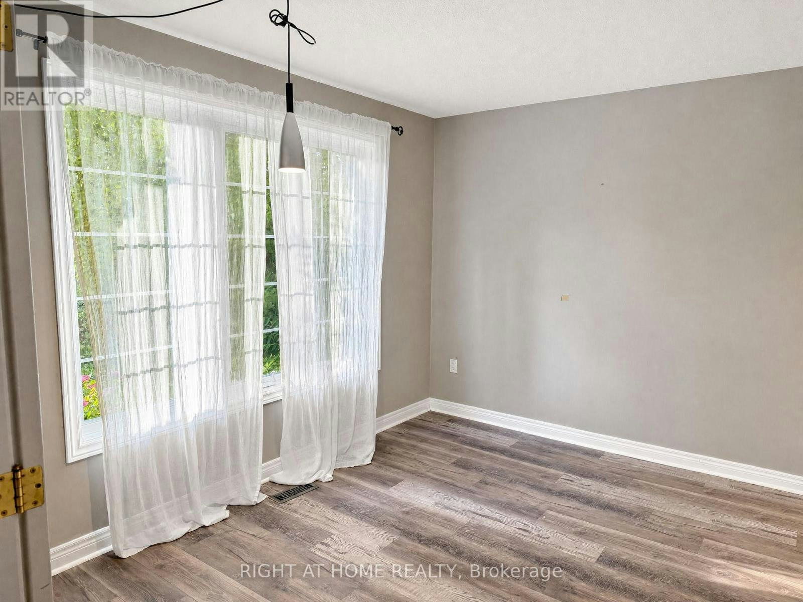 890 Guildwood Boulevard, London, ON, N6H 5S9 - 4