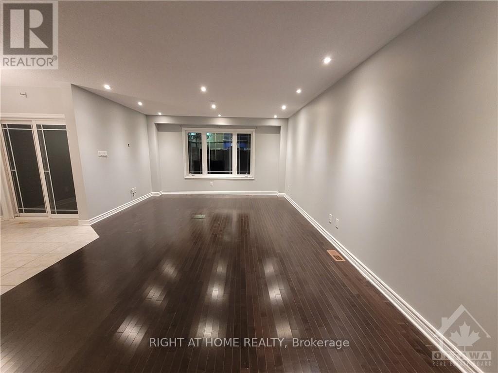 526 Barrick Hill Road, Ottawa, ON, K2M 0B5 - 8
