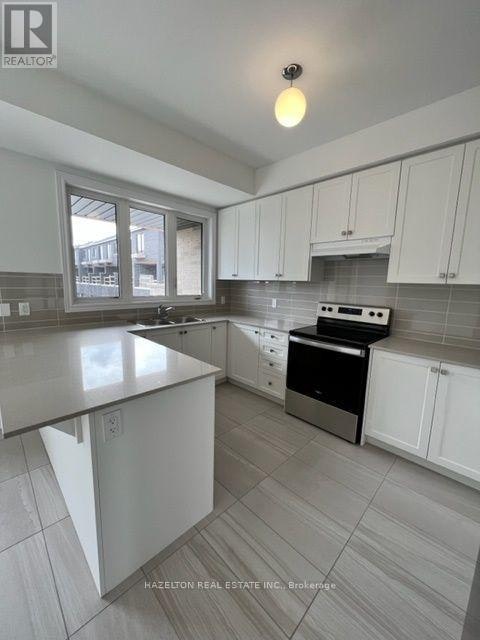 17 Haydock Way, Whitby, ON, L1N 0M6 - 2