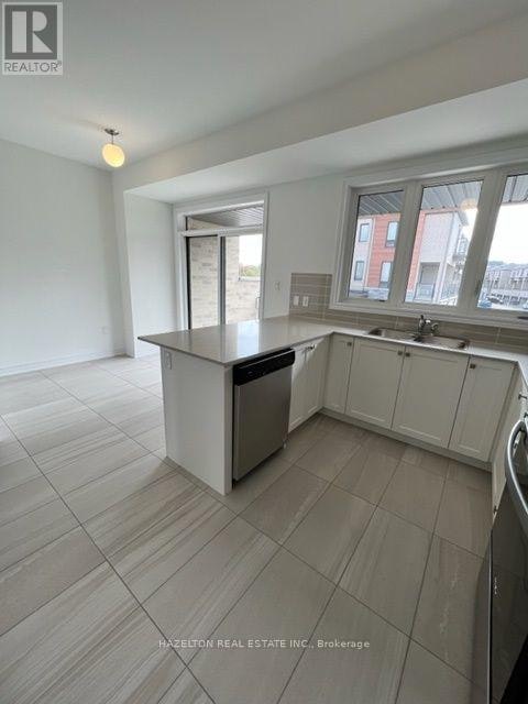17 Haydock Way, Whitby, ON, L1N 0M6 - 3