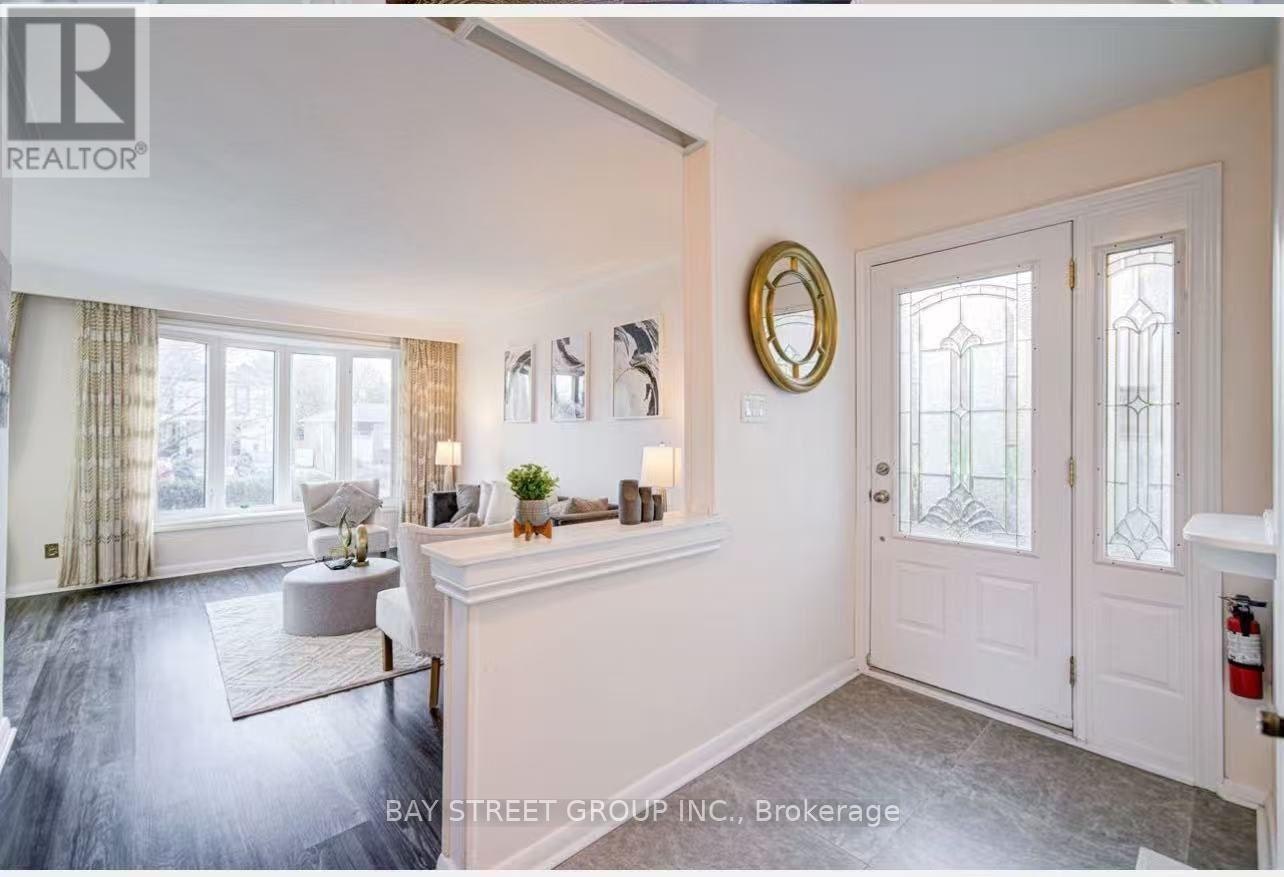 331 Elmwood Avenue, Richmond Hill, ON, L4C 1L7 - 3