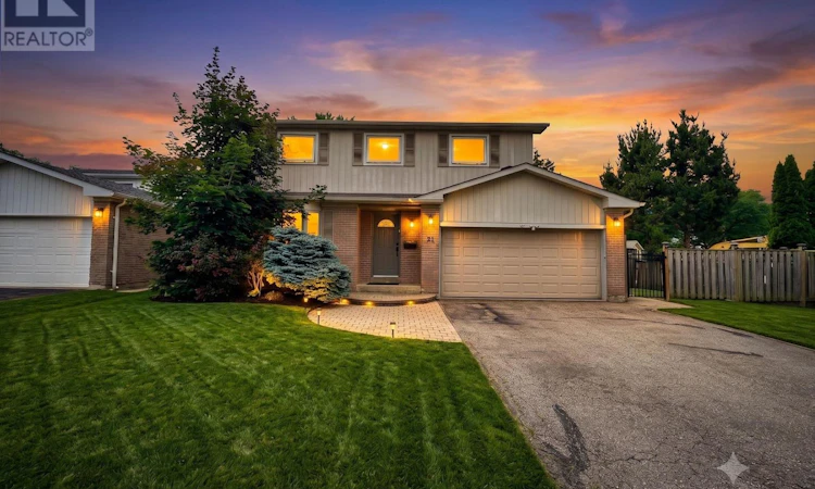 21 Mayvern Crescent