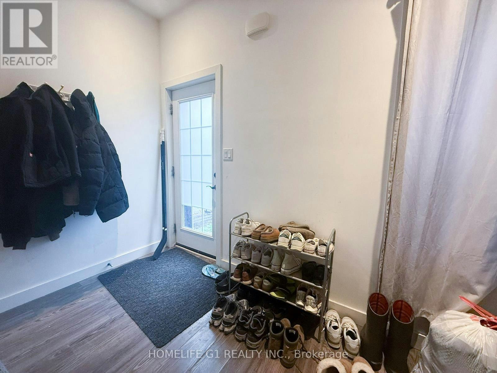 286 Hunter Street W, Hamilton, ON, L8P 1S3 - 2