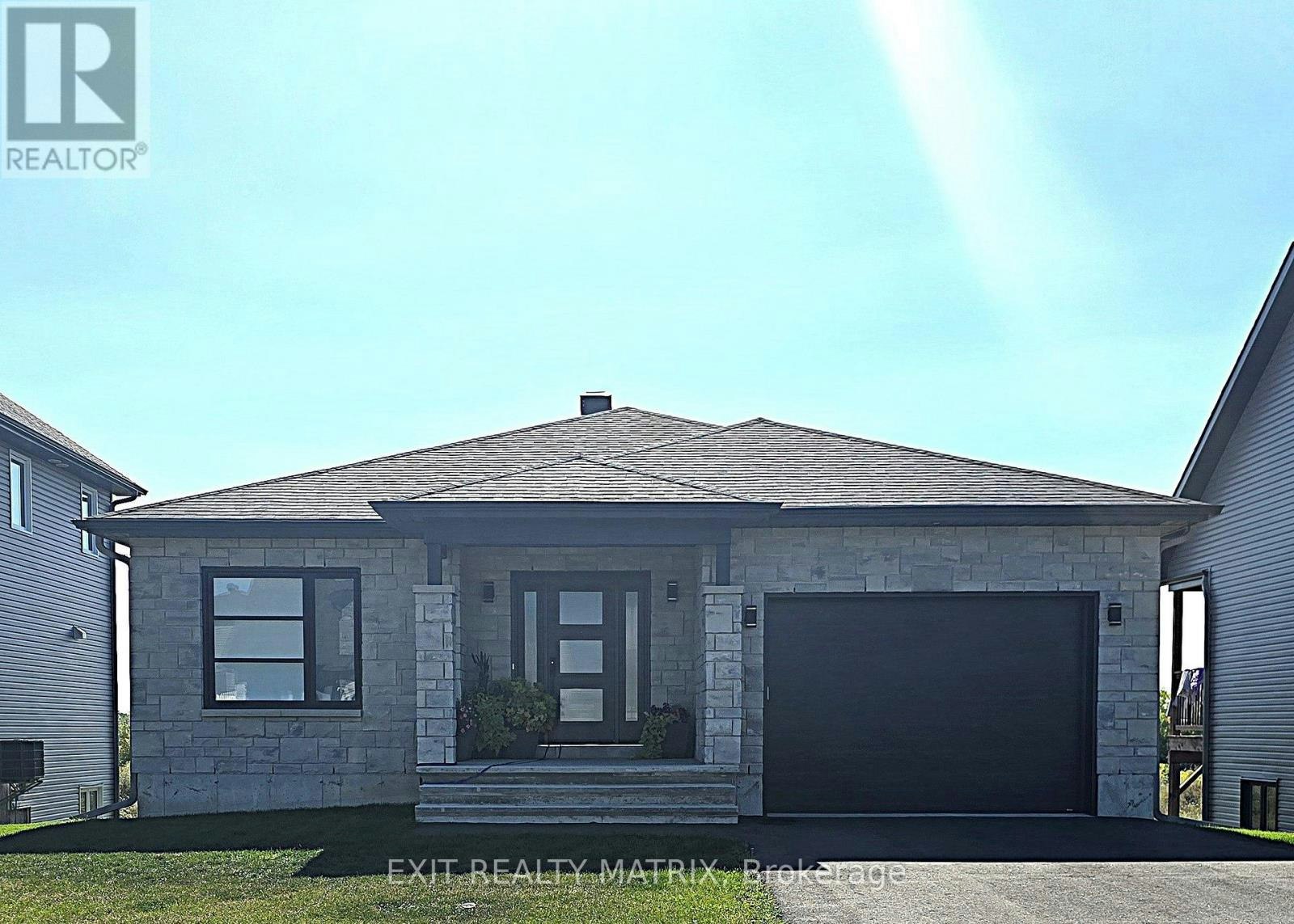 9 Glenco Road, South Stormont, ON, K0C 2A0
