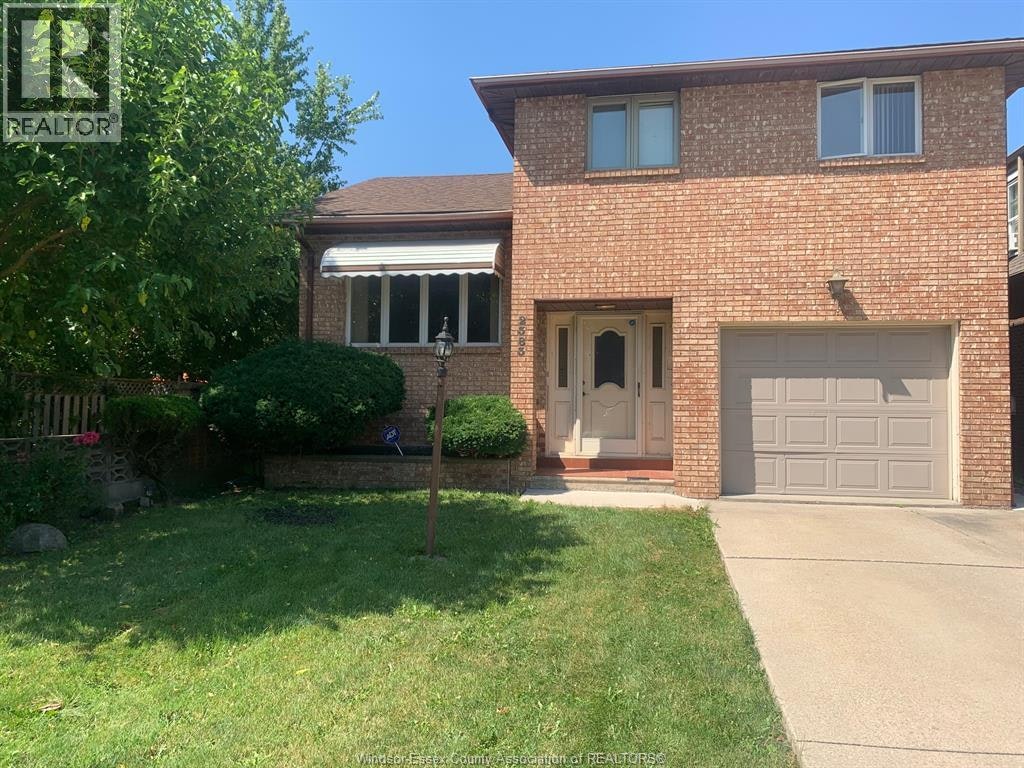 2383 Parkwood, Windsor, ON, N8W 2K3