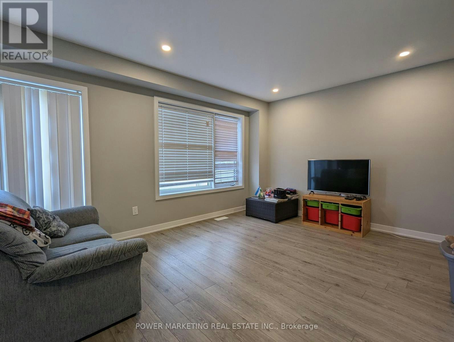30 Limnos Lane, Ottawa, ON, K2S 0V5 - 8