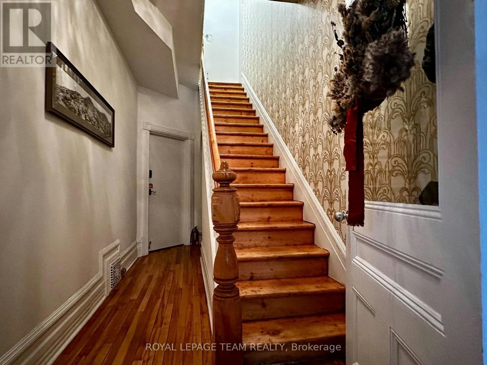 2-620 Cooper Street, Ottawa, ON, K1R 5J2 - 2