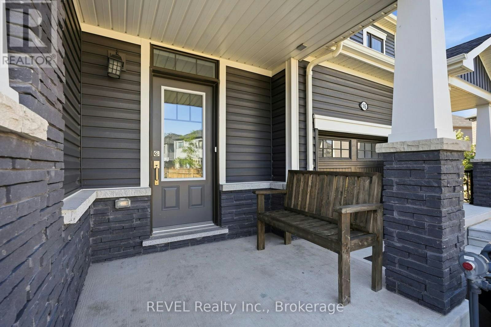 15-15 - 15 Peach Street, Thorold, ON, L2V 0P5 - 2
