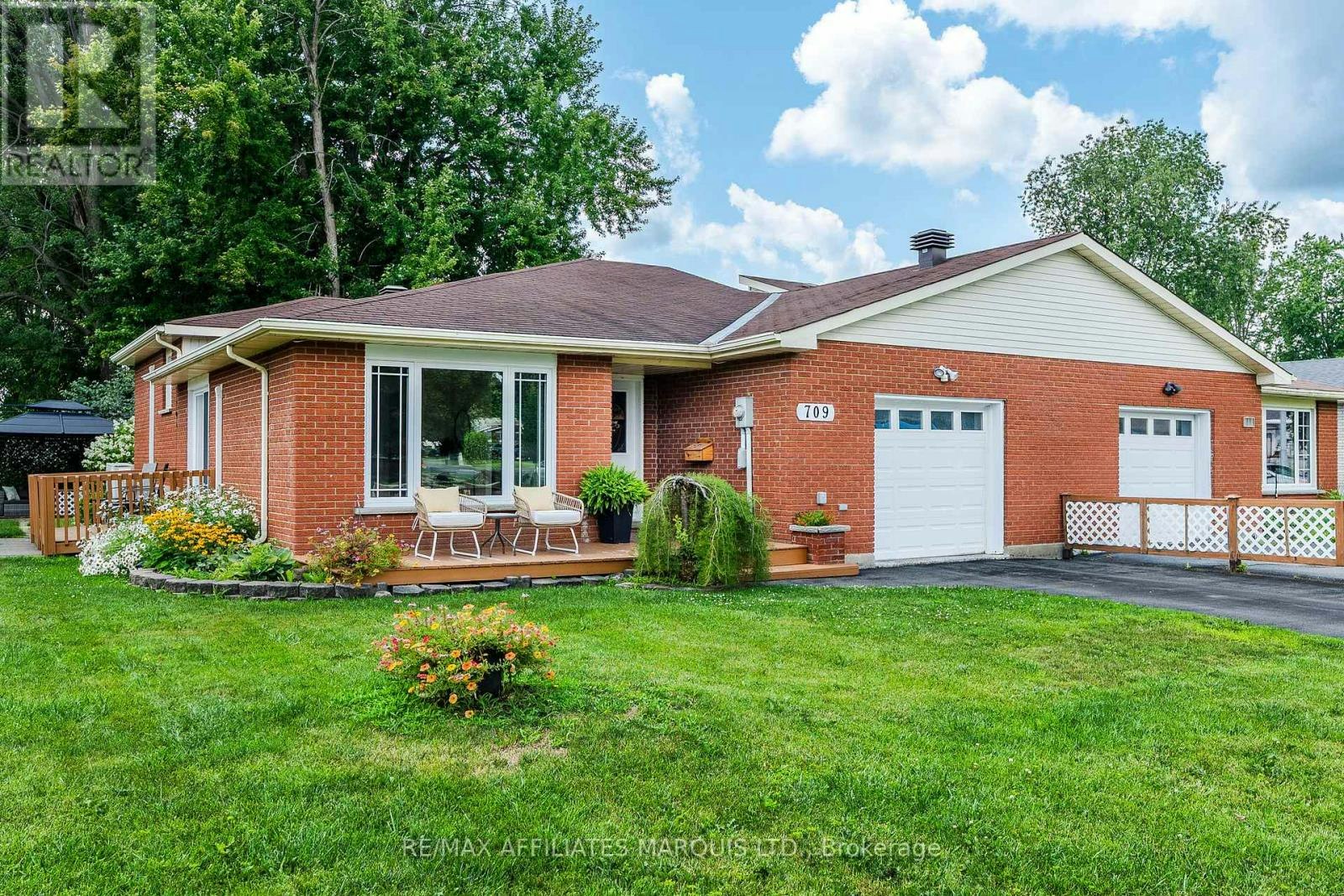 709 Champlain Drive, Cornwall, ON, K6H 6P4